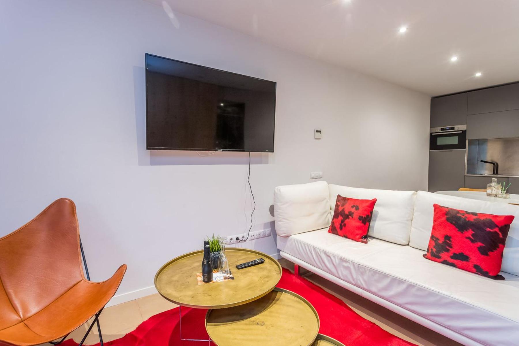 My Space Brand New In City Center Apartment Barcelona