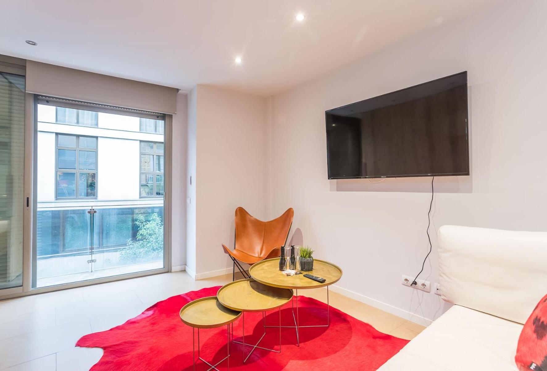 My Space Brand New In City Center Apartment