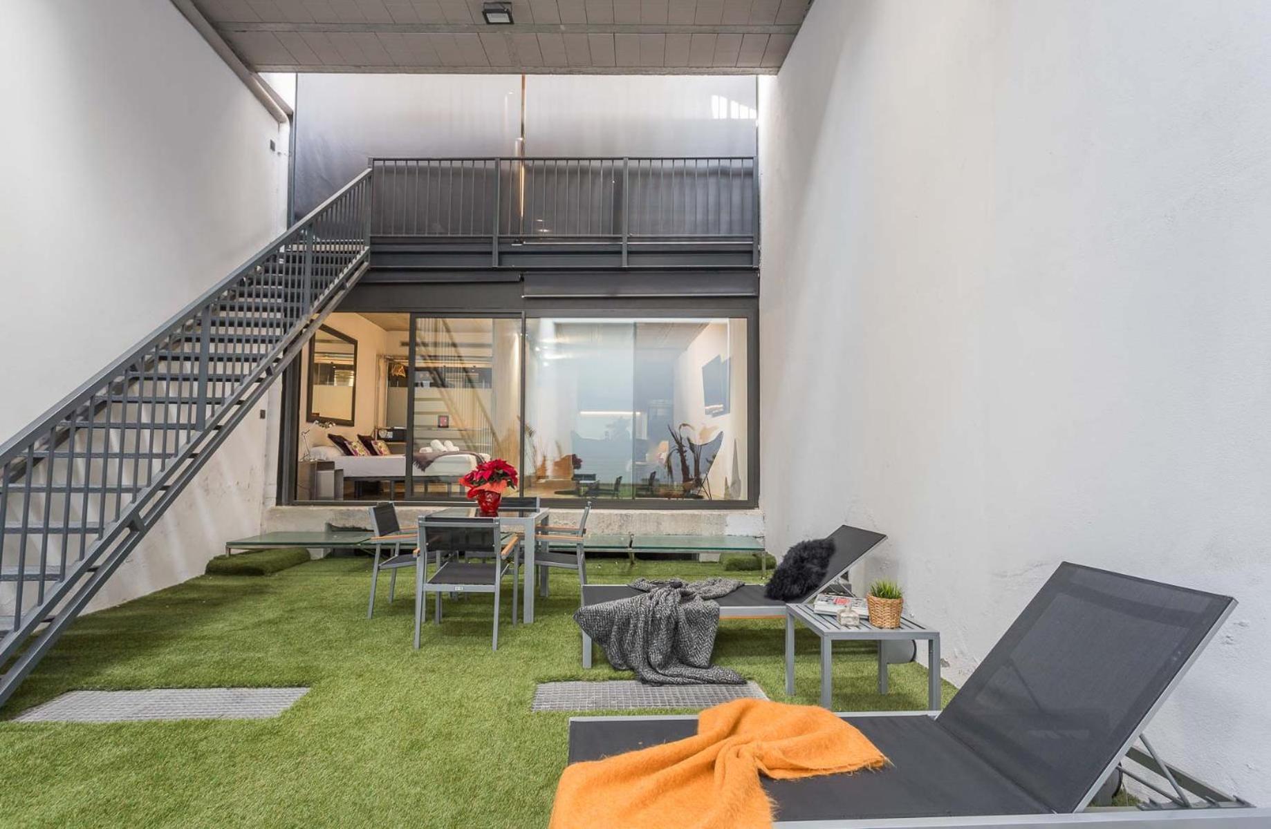 My Space Brand New In City Center Apartment Barcelona