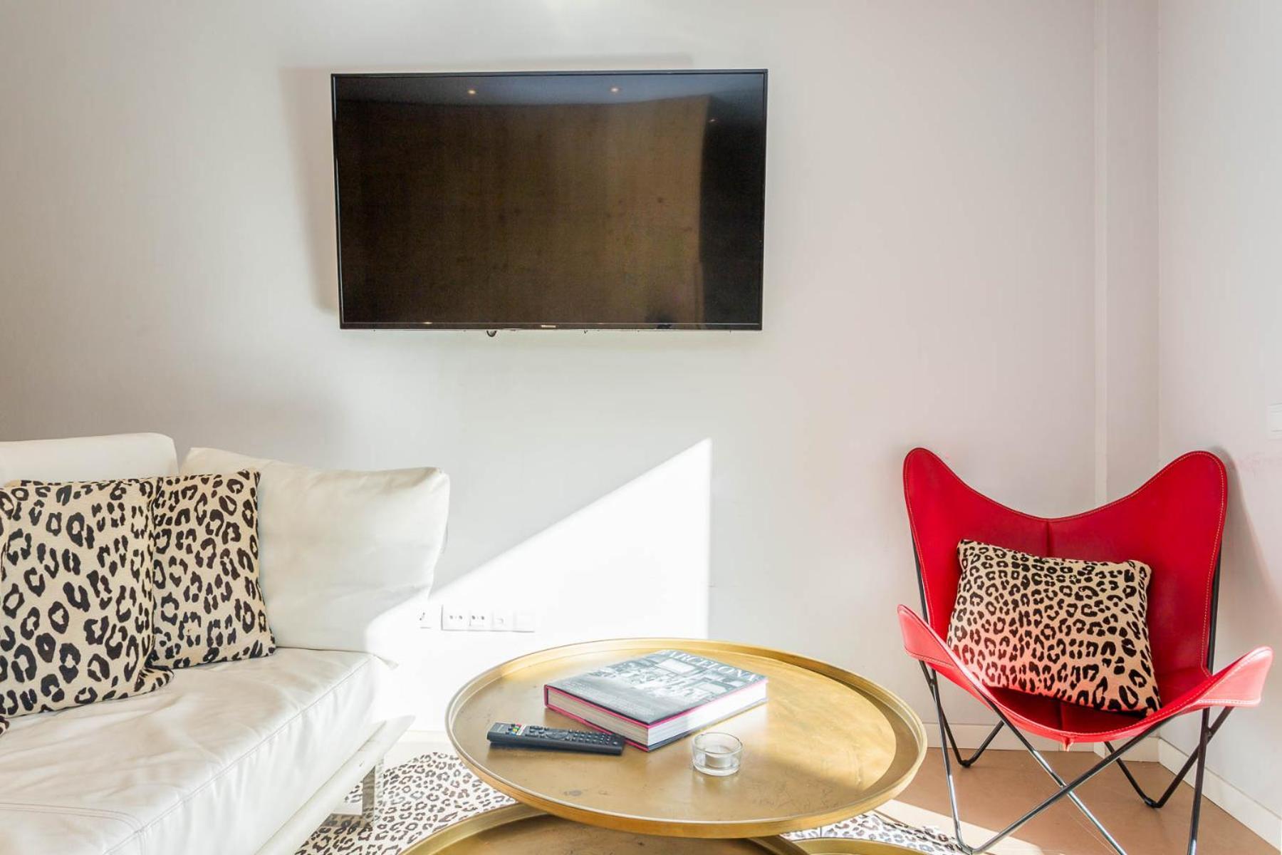 My Space Brand New In City Center Apartment