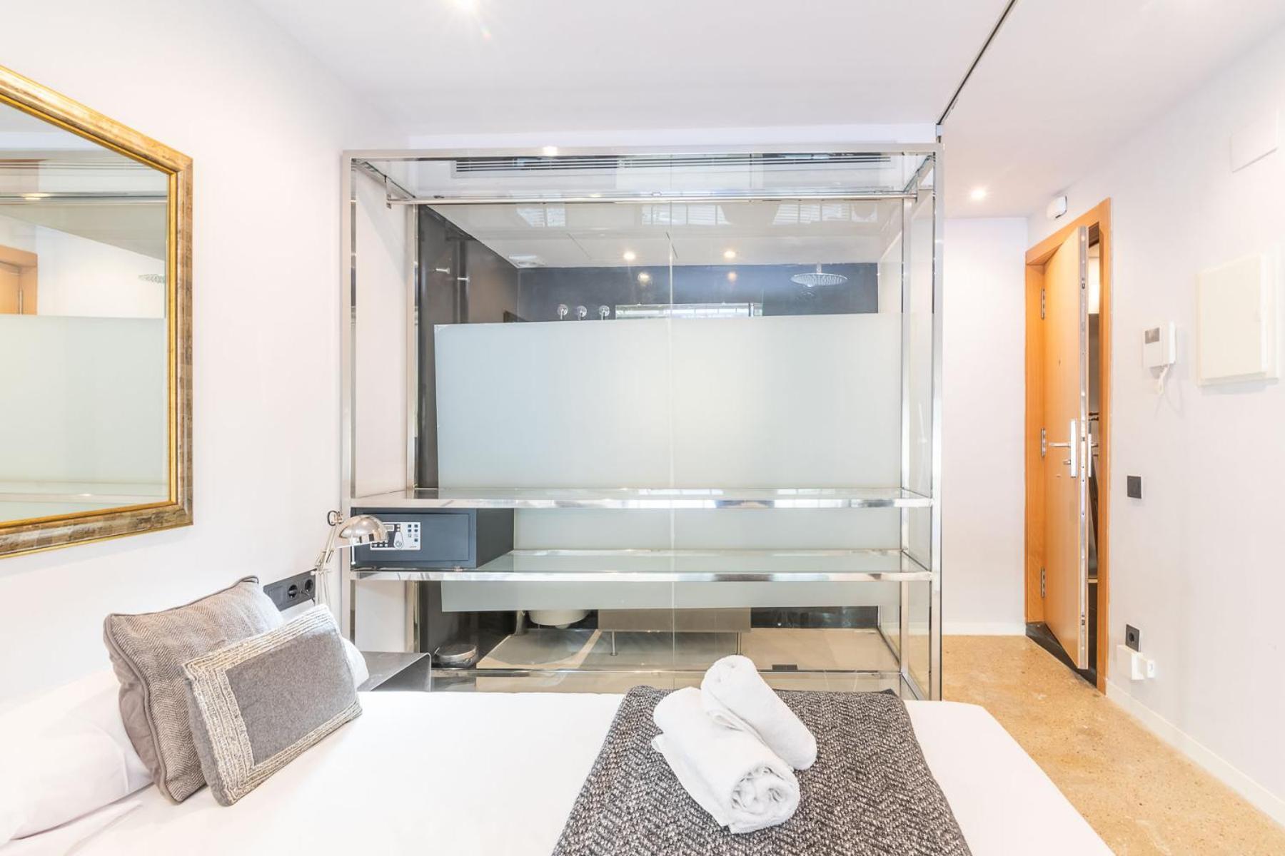My Space Brand New In City Center Apartment