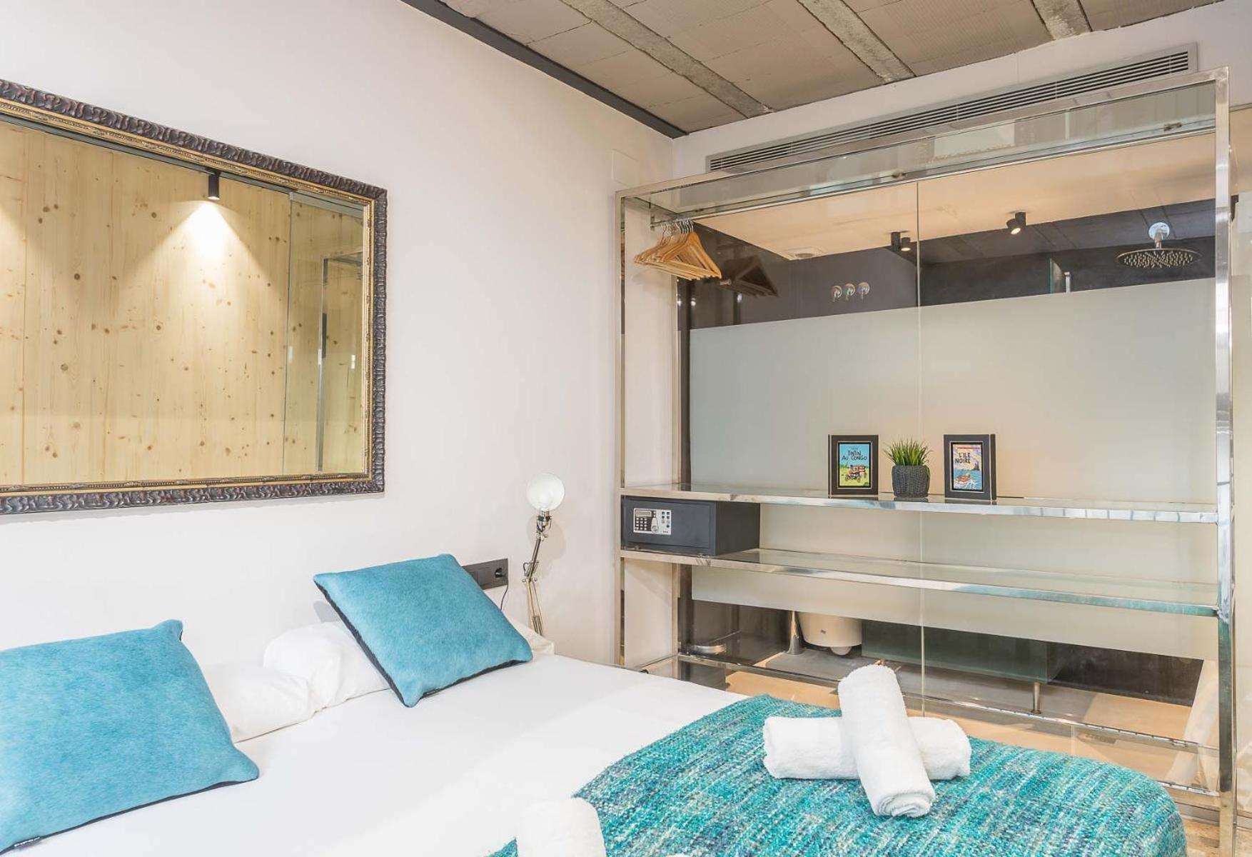 My Space Brand New In City Center Apartment