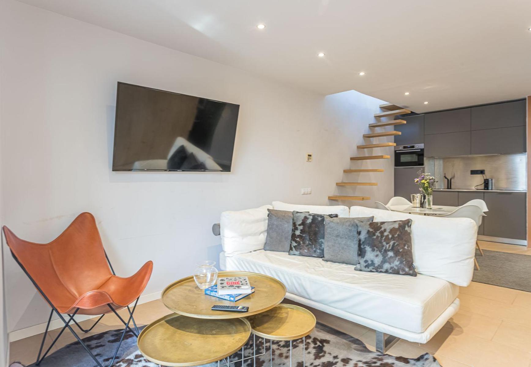 My Space Brand New In City Center Apartment